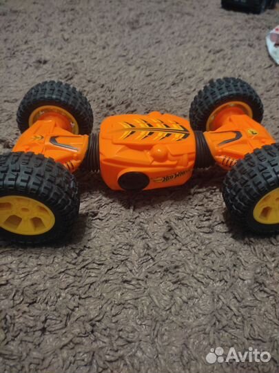 Машина на радиоуправлении hotwheels