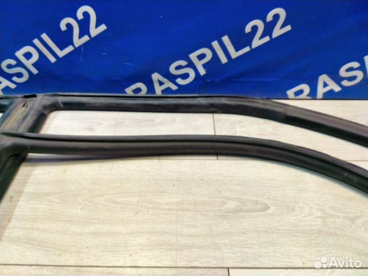 Уплотнительная резинка Toyota Mark Ii GX100 1GFE