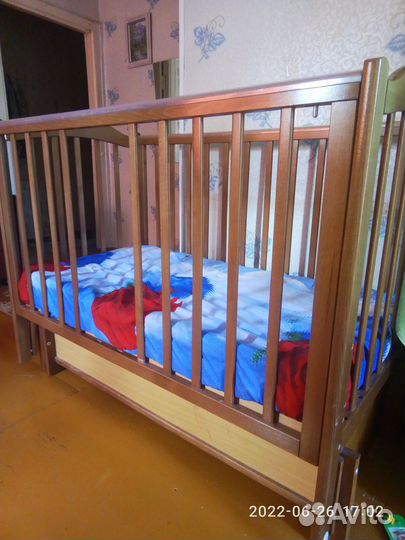 Продам детскую кроватку