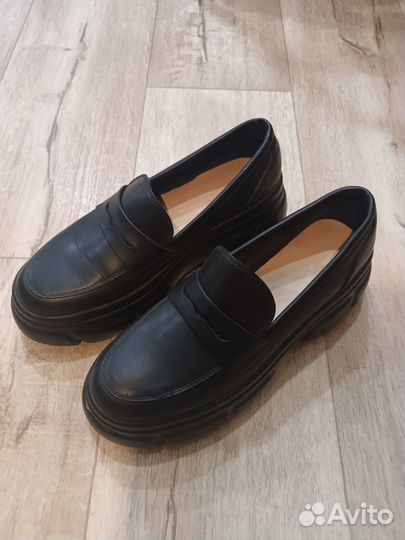 Лоферы женские