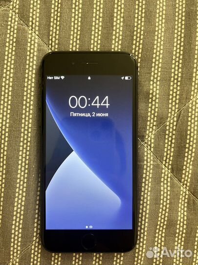 Телефон iPhone 8 64 gb