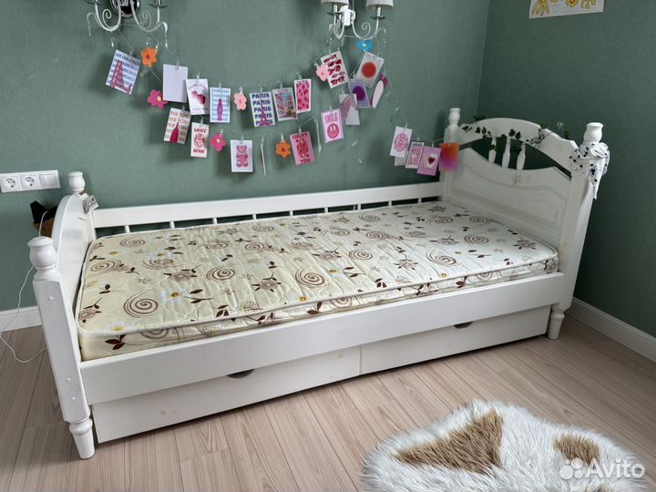 Кровать из массива сосны