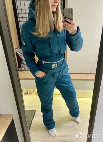 Горнолыжный комбинезон женский