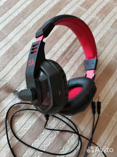 Игровые наушники с микрофоном Redragon Ares