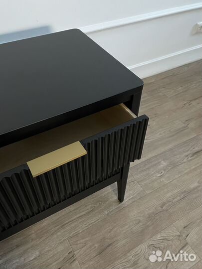 Прикроватная тумба в матовой эмали