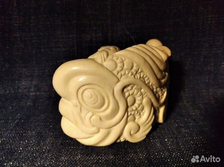 Поделка из бивня мамонта 