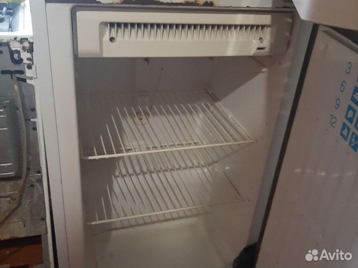 Холодильник бу стинол