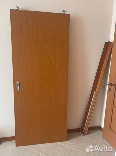 Дверь (слайдер) с креплением