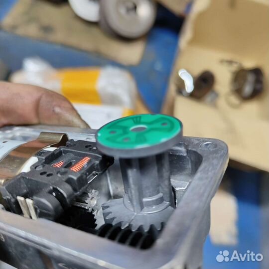 Актуатор турбины hella 6NW009543 g49 sprinter