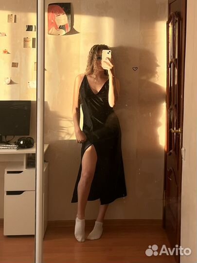 Атласное платье черное