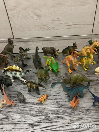Динозавры игрушки
