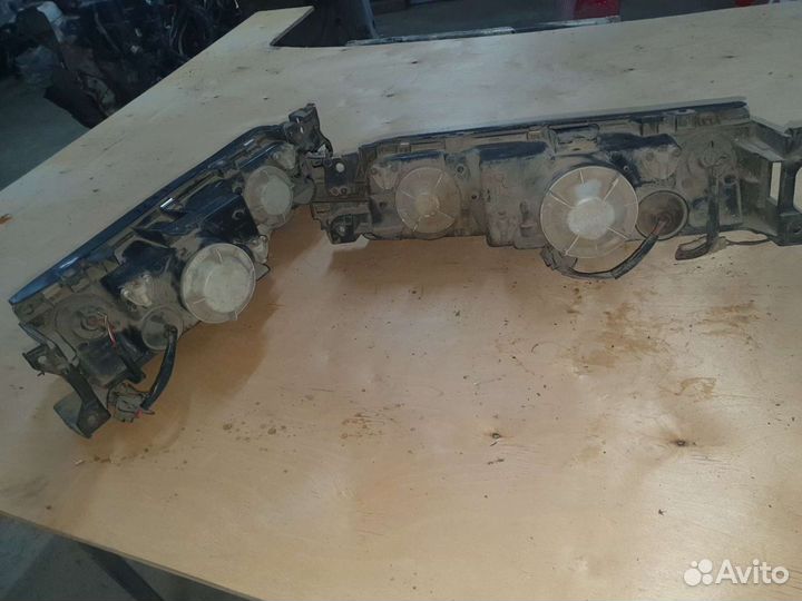 Передняя фара на мазду 1990