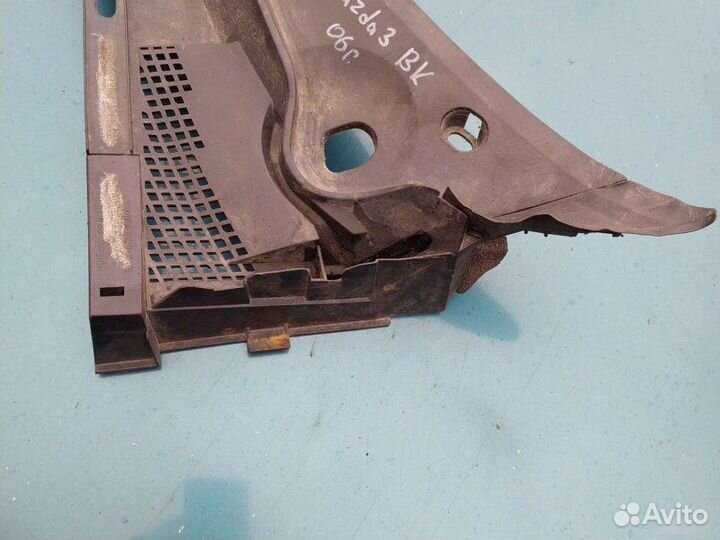 Накладка стеклоочистителя (жабо) передняя левая