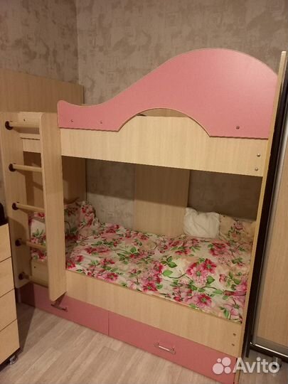 Детская двухярусная кровать