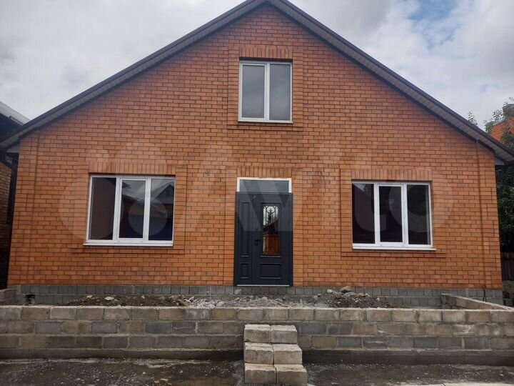 Дом 179 м² на участке 11 сот.