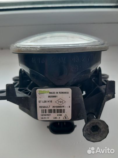 Противотуманная фара правая веста