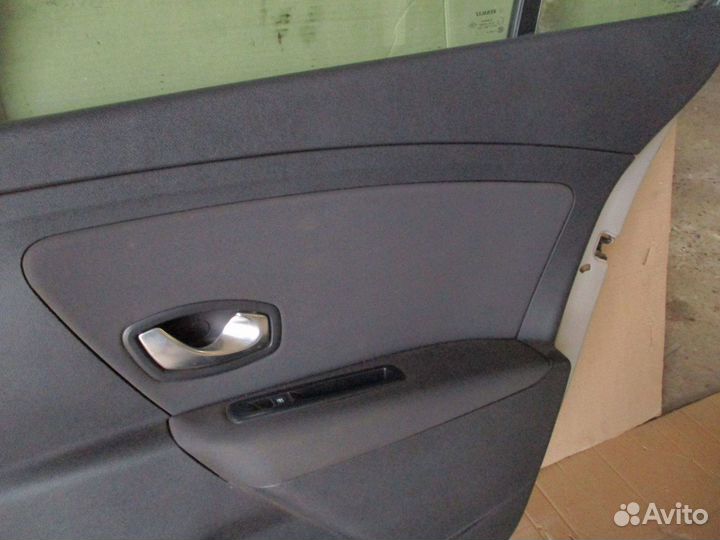 Обшивка двери задней правой Renault Fluence