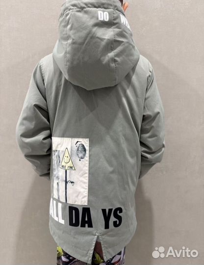 Куртка,ветровка фирменная