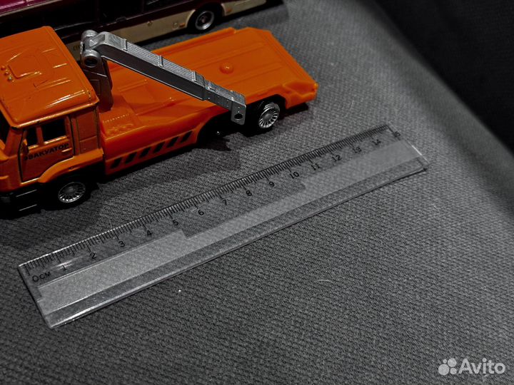 Машинки металические 28шт