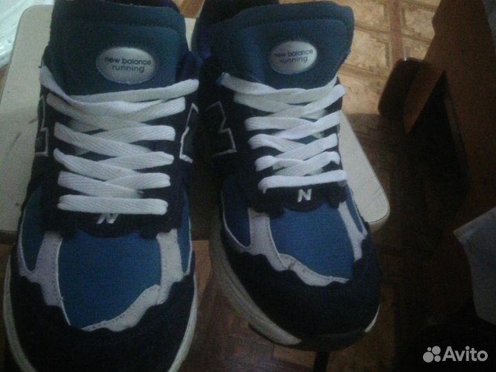 Продам кроссовки