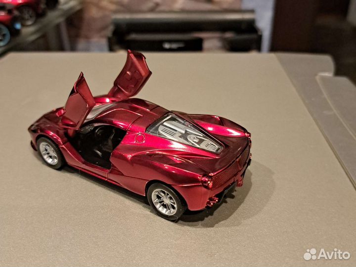 Ferrari LaFerrari -1:43 Lykan-HyperSport 1:43
