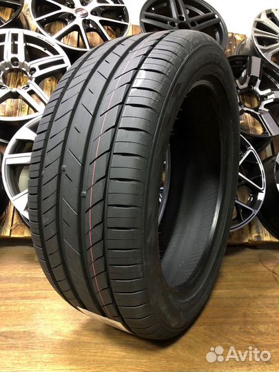 Kumho Ecsta HS52 225/50 R18 99W