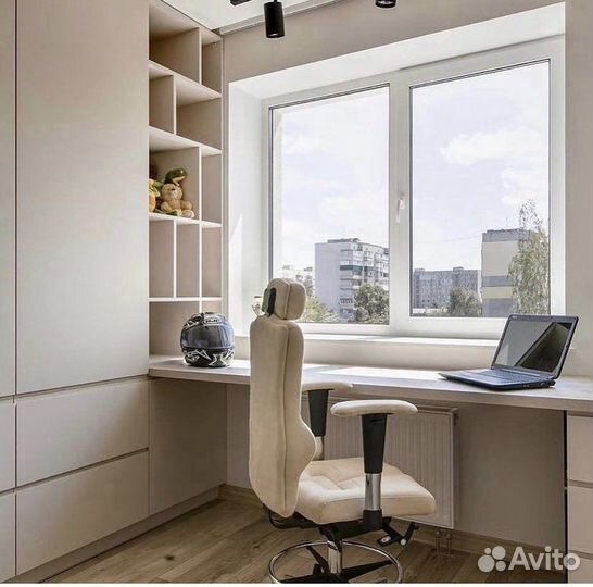 Рабочая зона у окна