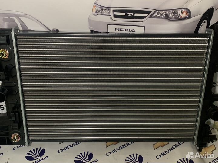 Радиатор охлаждения Chevrolet Cruze 1.8 AT