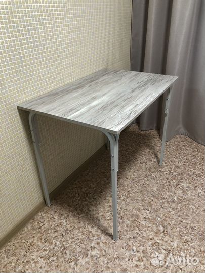 Стол обеденный