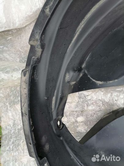 Подкрылок передний левый Renault Duster