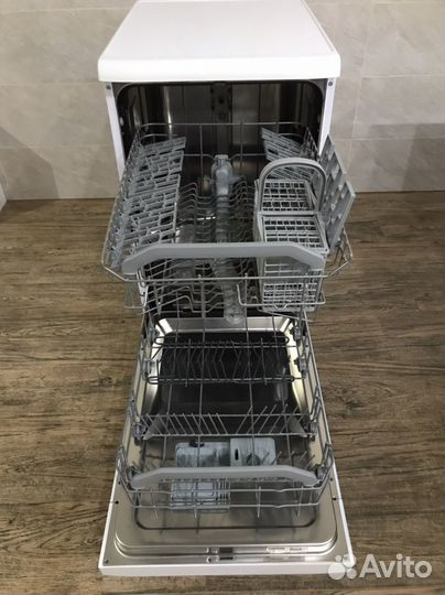 Посудомоечная машина hotpoint Ariston LSF 8357