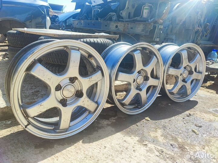 Литые диски r 15 4*100 3 штуки Веста