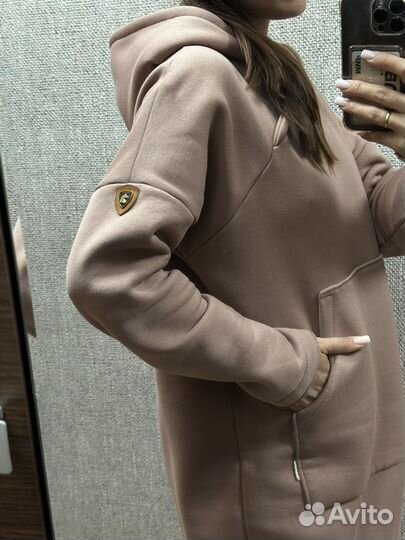 Платье с длинным рукавом