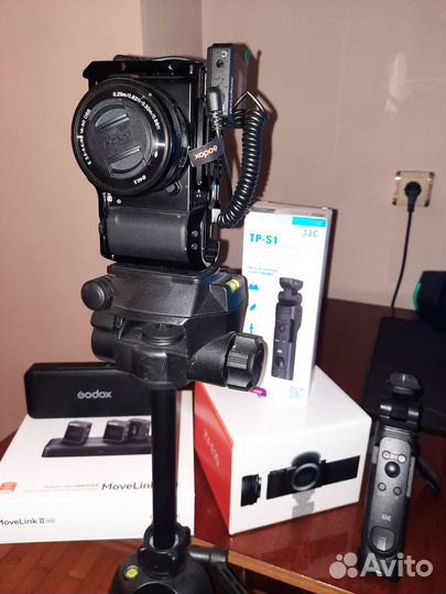 Беззеркальный Фотоаппарат Sony ZV-E10 Kit 16-50mm