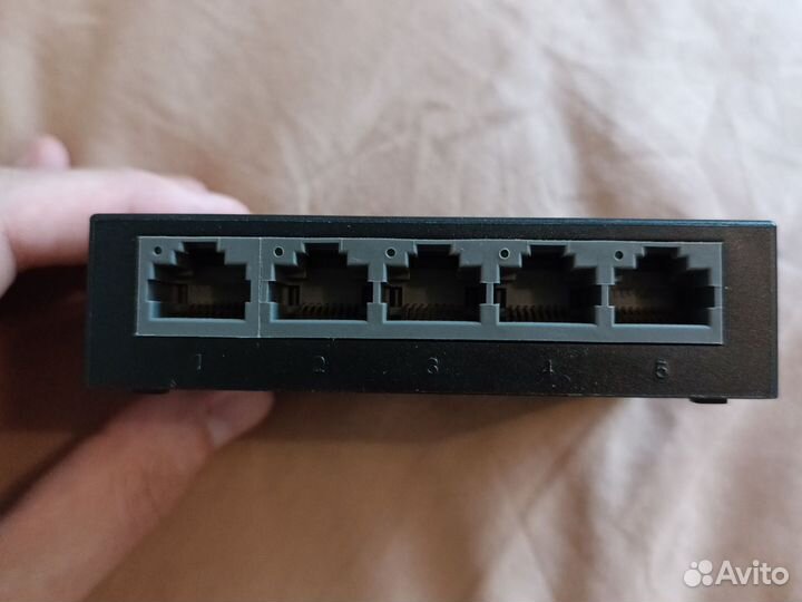 Свич Tp-link LS1005G