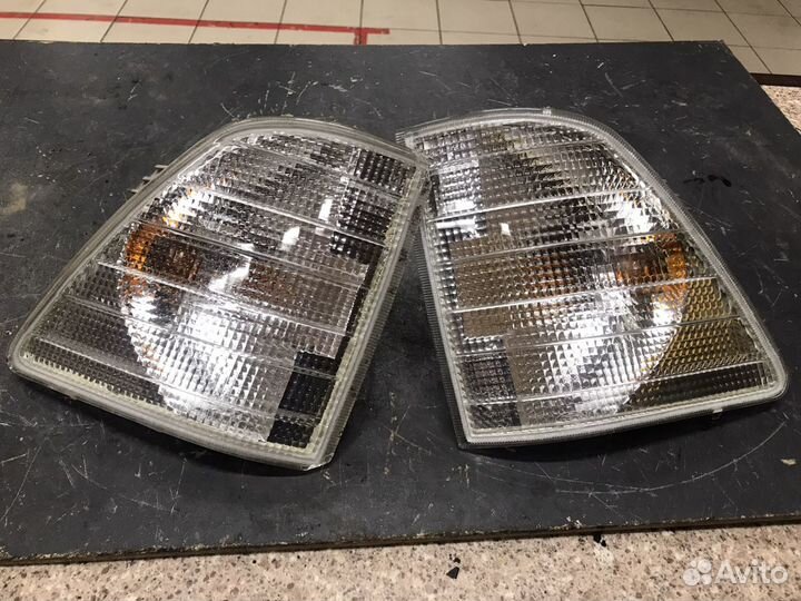 Указатель поворота передний Mercedes Spinter