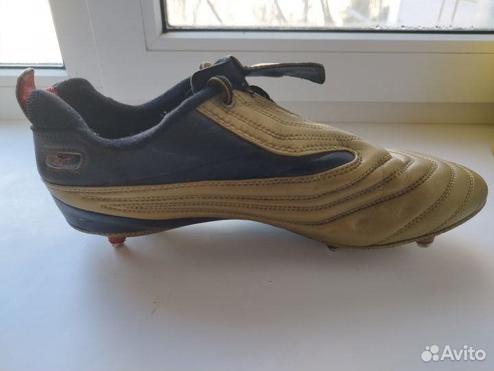 Футбольные бутсы размер 42-43