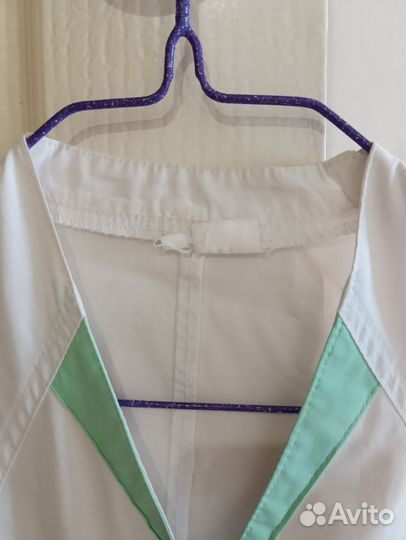 Белый медицинский халат женский