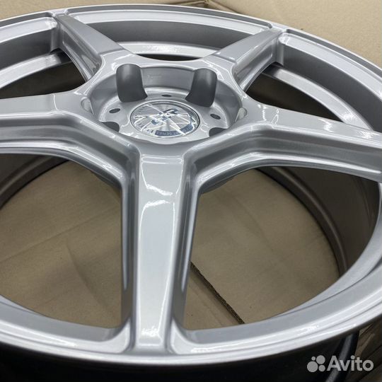 Диски новые 17 дюймов 5/114,3