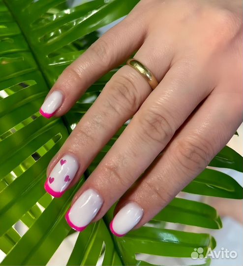 Модель на маникюр