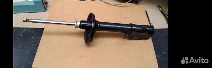 Стойка амортизатора toyota corolla