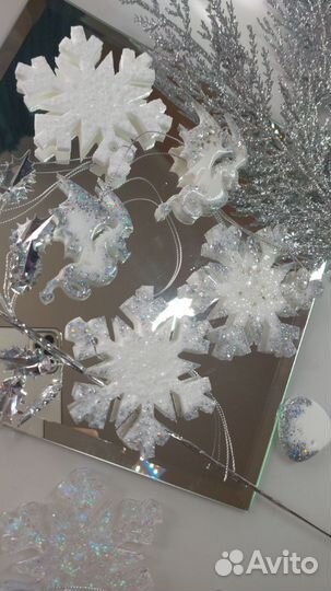 Набор елочных игрушек из эпоксидной смолы