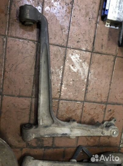 Рычаг подвески Volkswagen Transporter T4