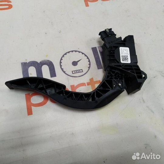 Педаль газа Audi A4 B9 2019
