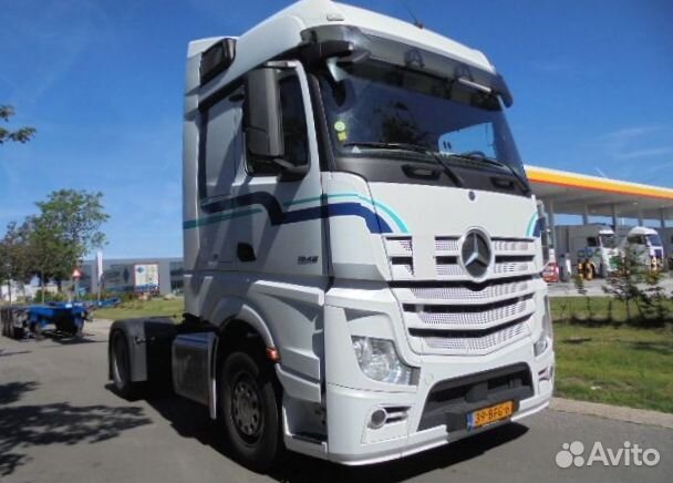 Pазбираем грузовик Mercedes-Benz Actros mpiv с 201