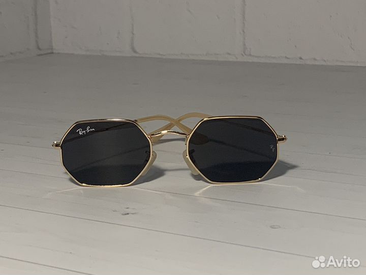 Солнцезащитные очки Ray ban
