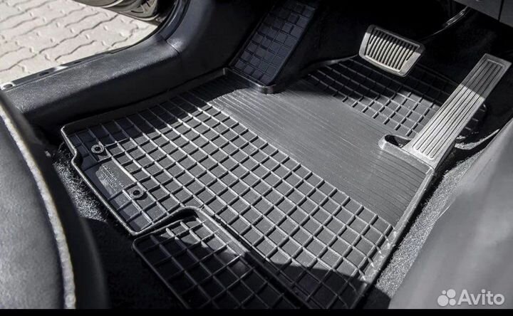 Коврики резиновые в салон автомобиля