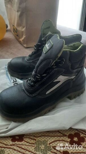 Ботинки с жёстким подноском