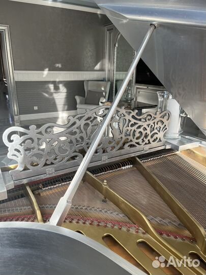 Рояль кабинетный