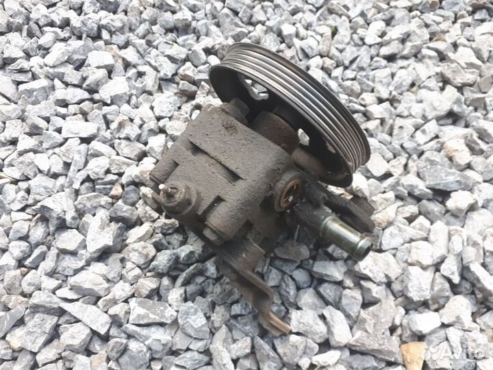 Насос гидроусилителя руля fsde Mazda 626 98г 2WD M